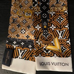 Louis Vuitton Crafty Confidential Bandeau Scarf